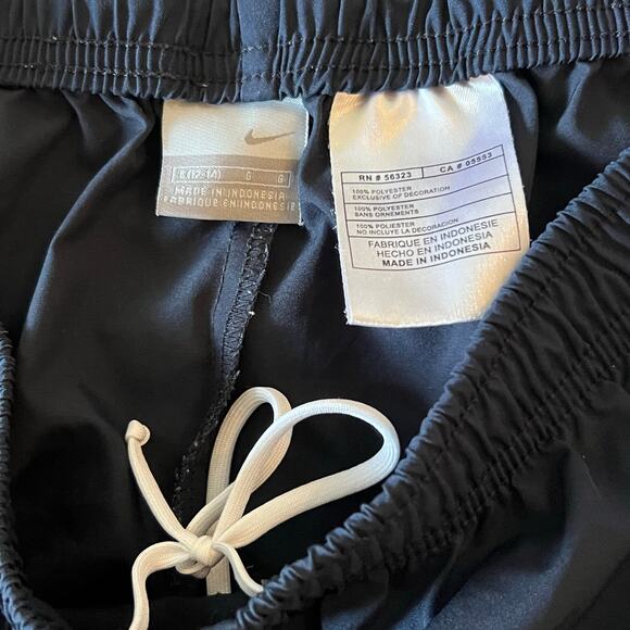 Nike Women’s Navy Blue White Athletic Running Shorts Size L Gym Athletic - Picture 3 of 3